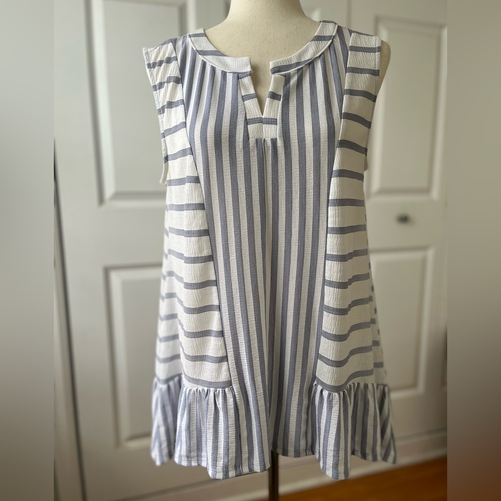 Ava James sleeveless top size L